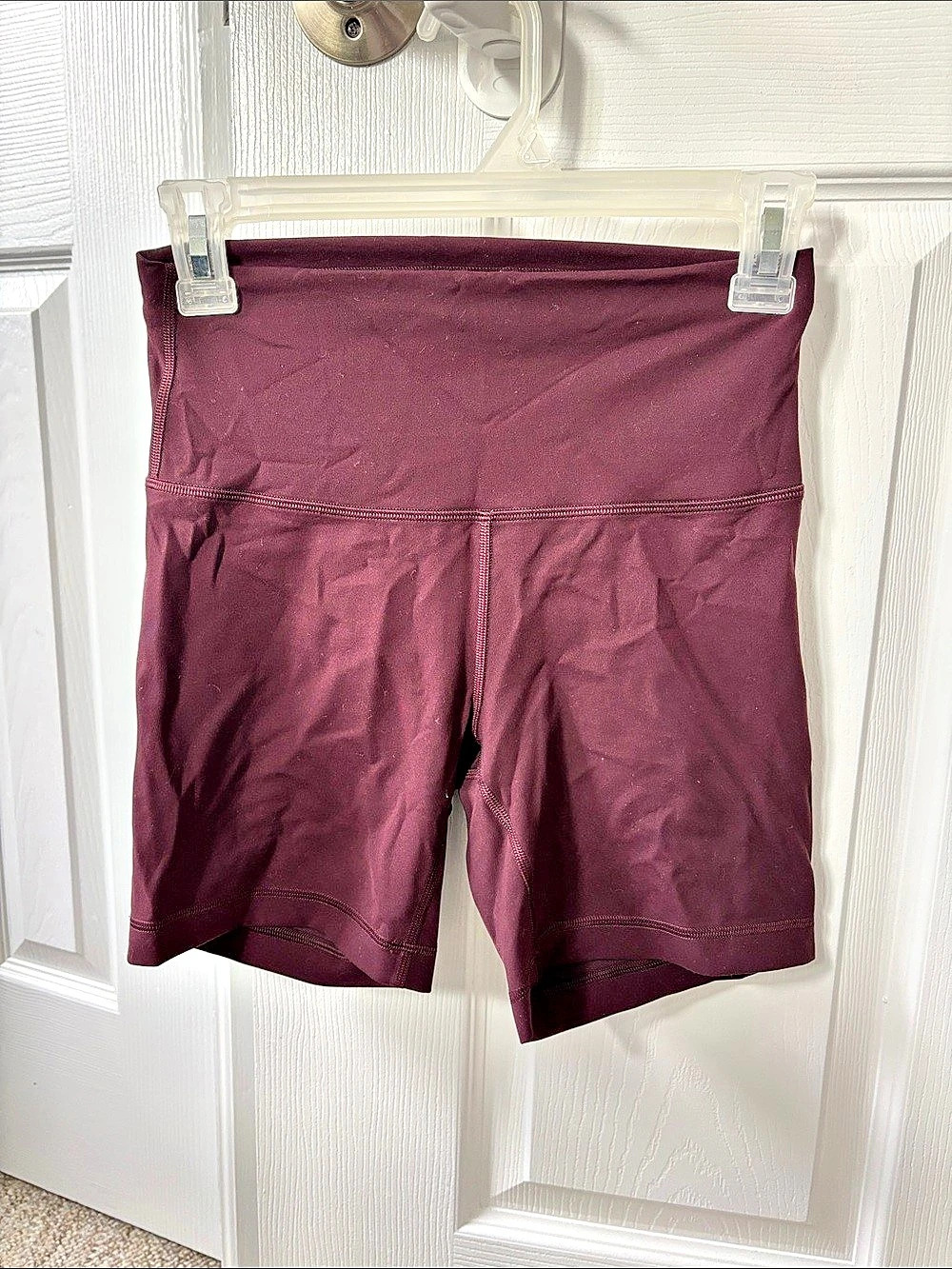 Lululemon Wunder Train High-Rise Short 6" burgundy Size 6